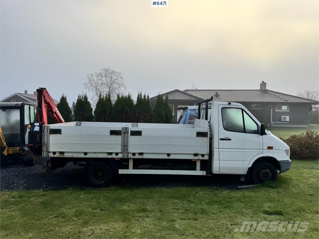 Mercedes-Benz 412D Planbil m/ Bakmontert kran. Otros camiones
