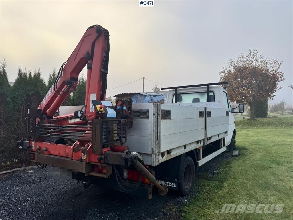 Mercedes-Benz 412D Planbil m/ Bakmontert kran. Otros camiones