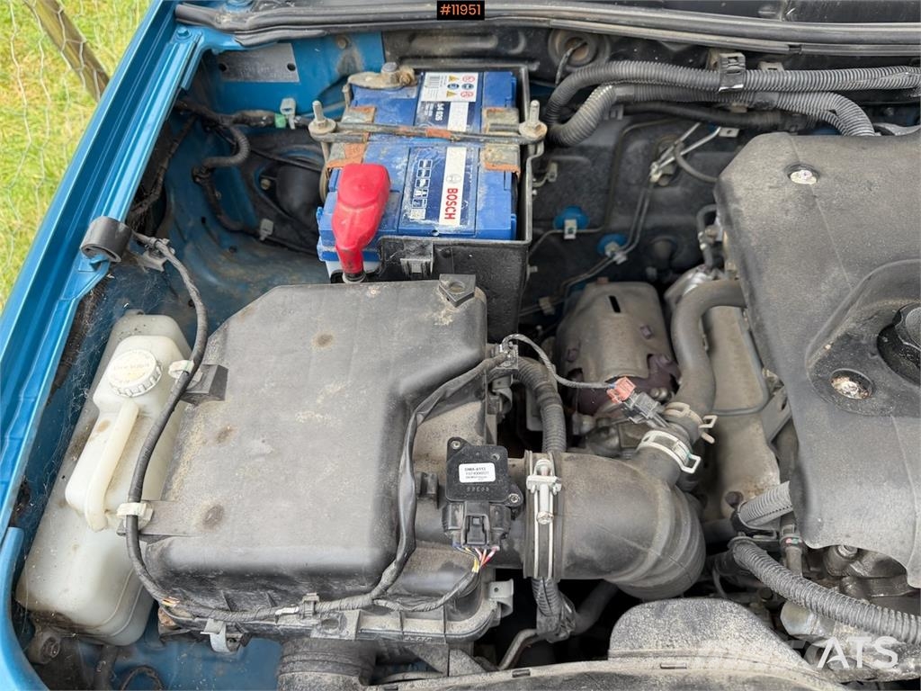 Mitsubishi L200 شاحنة مقفلة