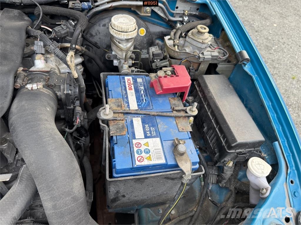 Mitsubishi L200 شاحنة مقفلة