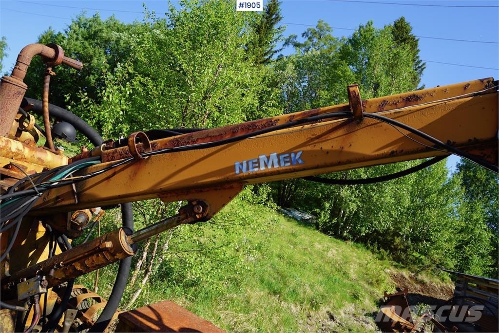 Nemek borerigg med AMA kompressor Inne akcesoria