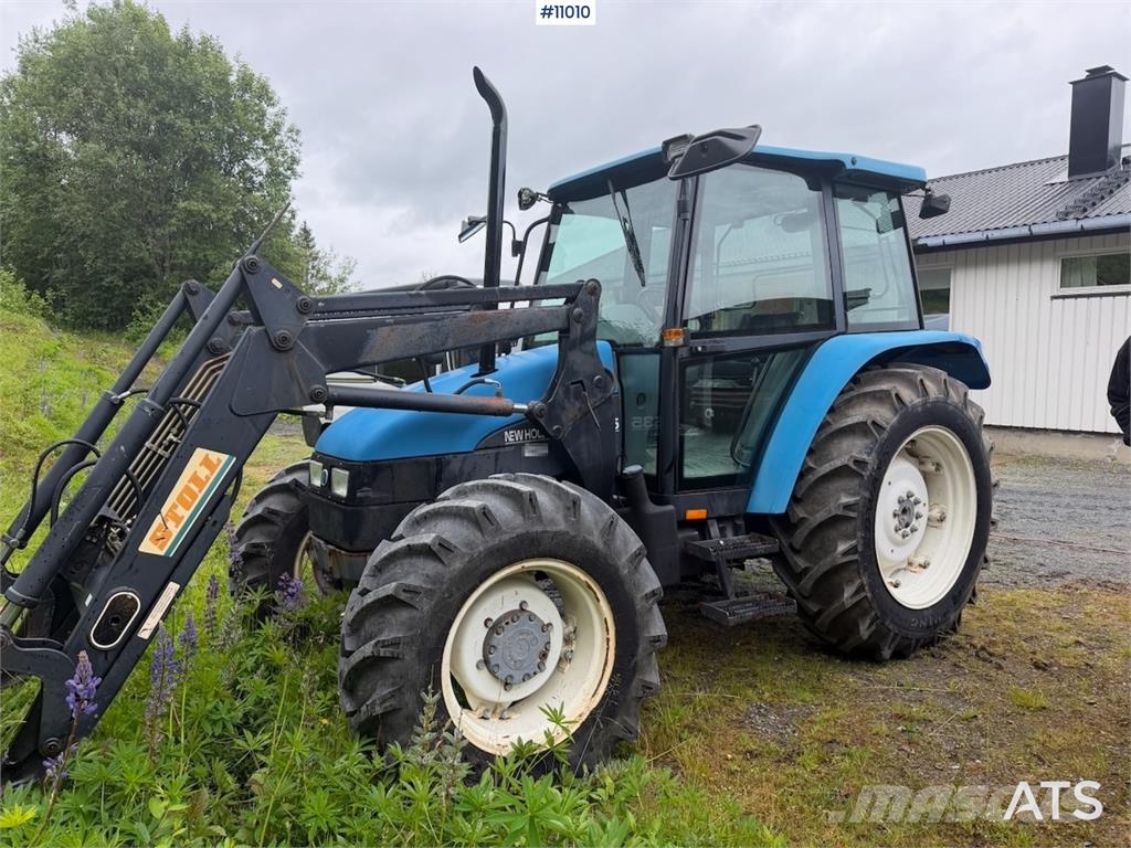 New Holland 5635 4x4 Tractors
