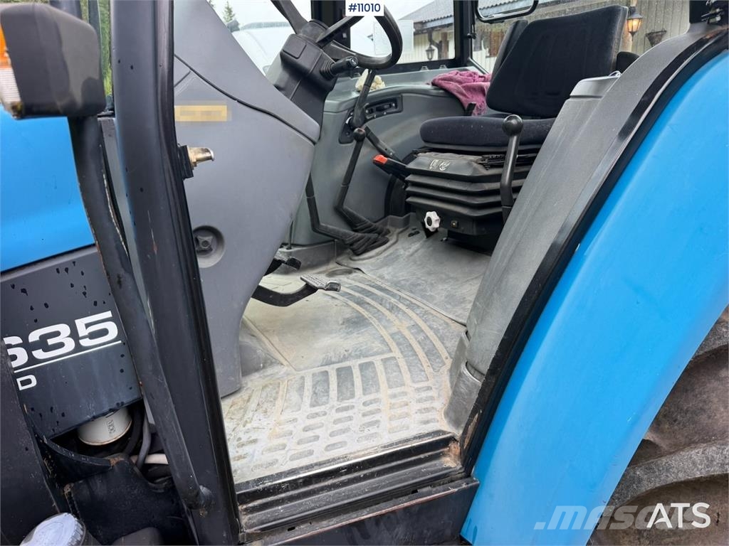 New Holland 5635 4x4 Tractors