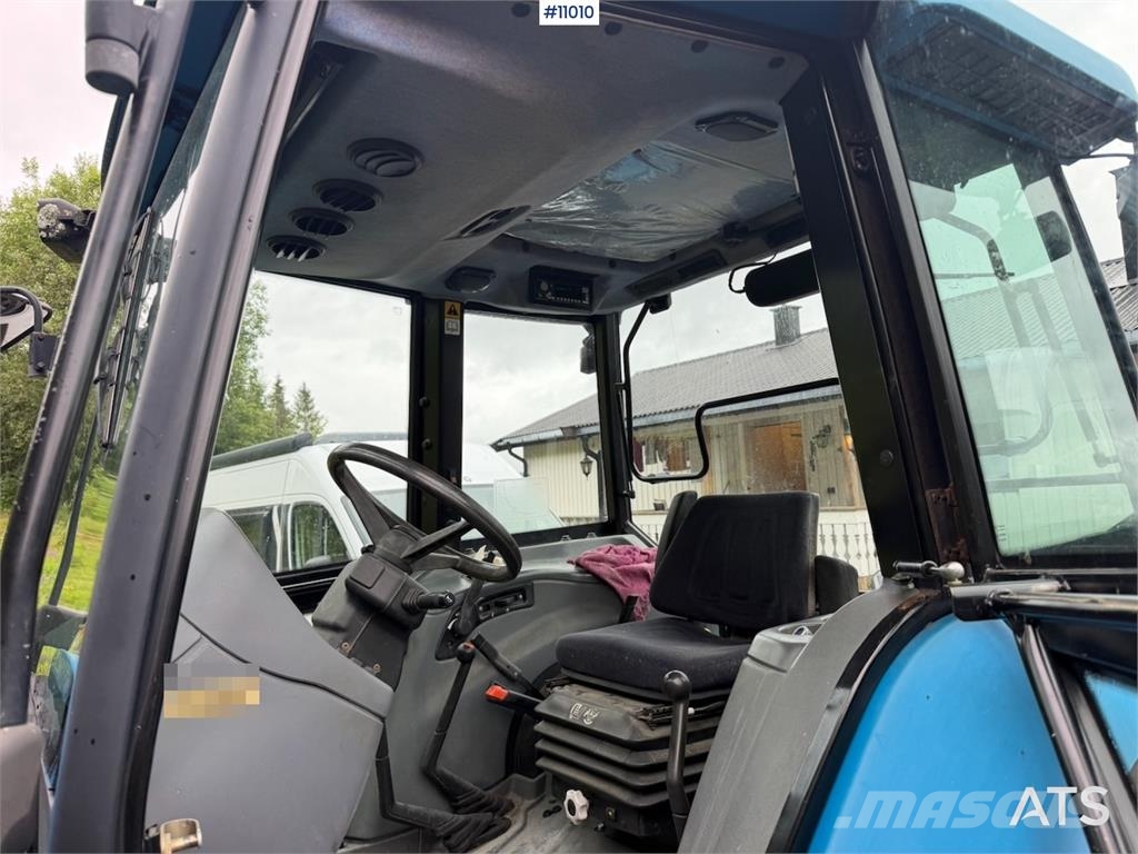 New Holland 5635 4x4 Tractors