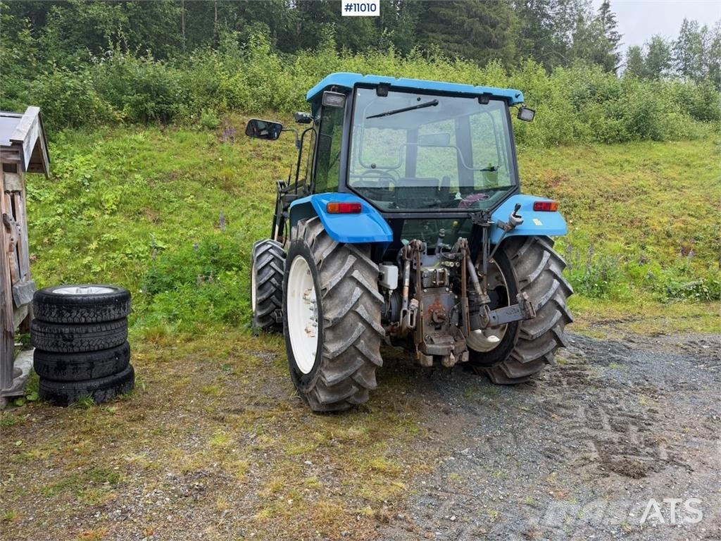 New Holland 5635 4x4 Tractors