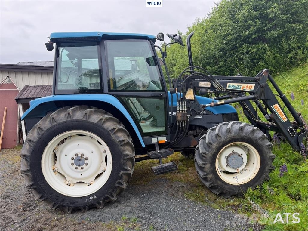 New Holland 5635 4x4 Tractors