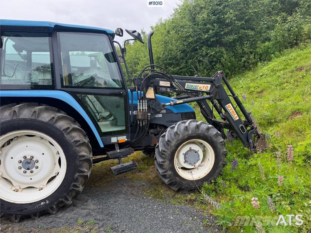 New Holland 5635 4x4 Tractors