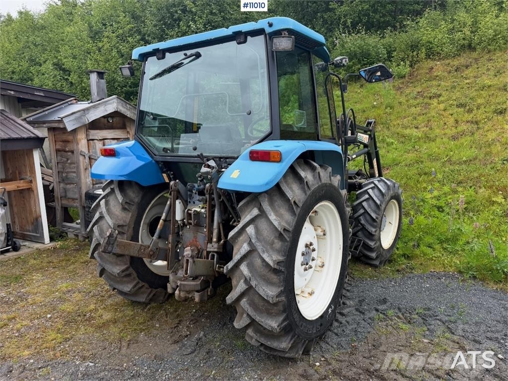 New Holland 5635 4x4 Tractors