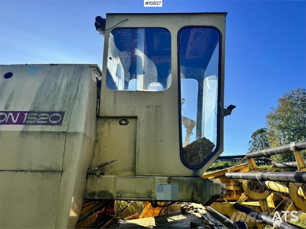New Holland Clayson 1520 Combine harvesters