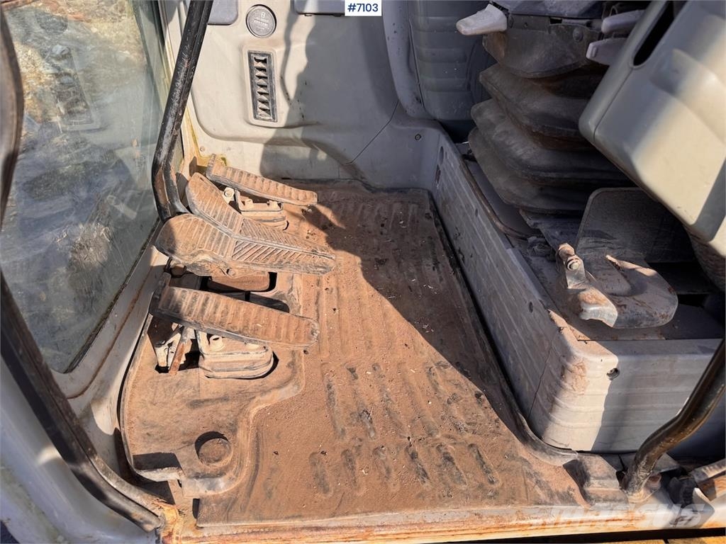 New Holland E235SR-1ES Telakaivukoneet