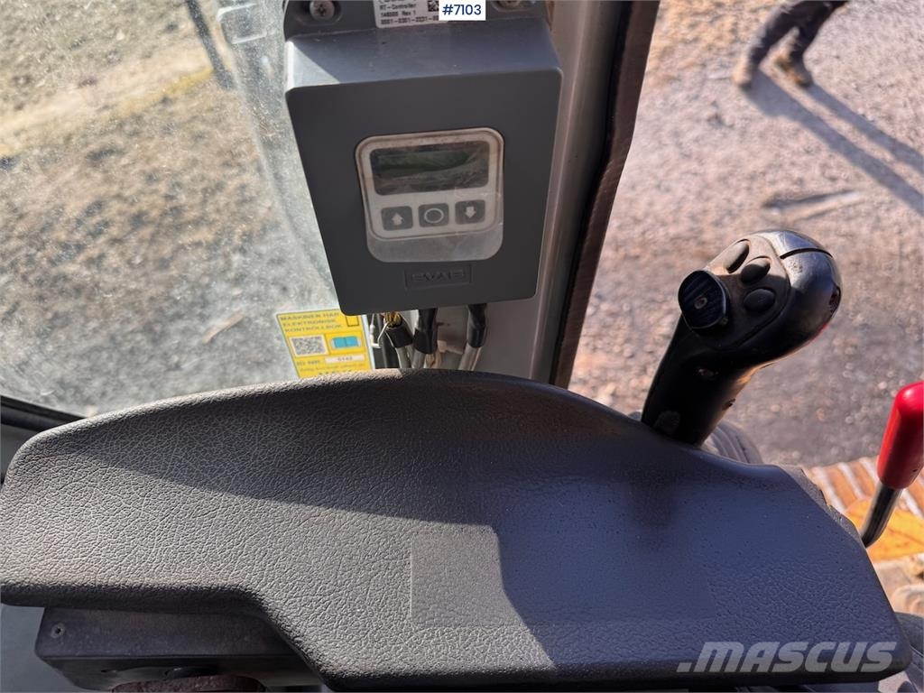 New Holland E235SR-1ES Telakaivukoneet