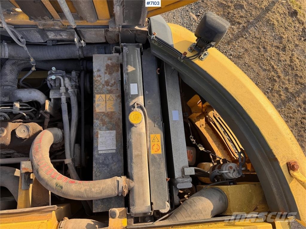 New Holland E235SR-1ES Telakaivukoneet