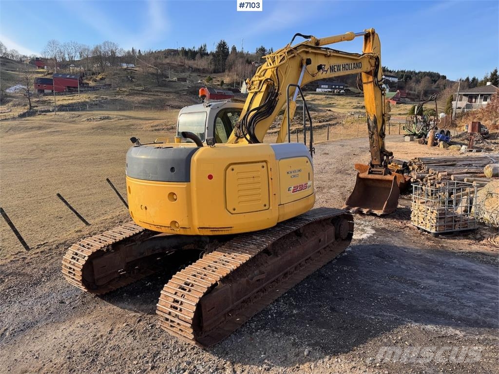 New Holland E235SR-1ES Telakaivukoneet