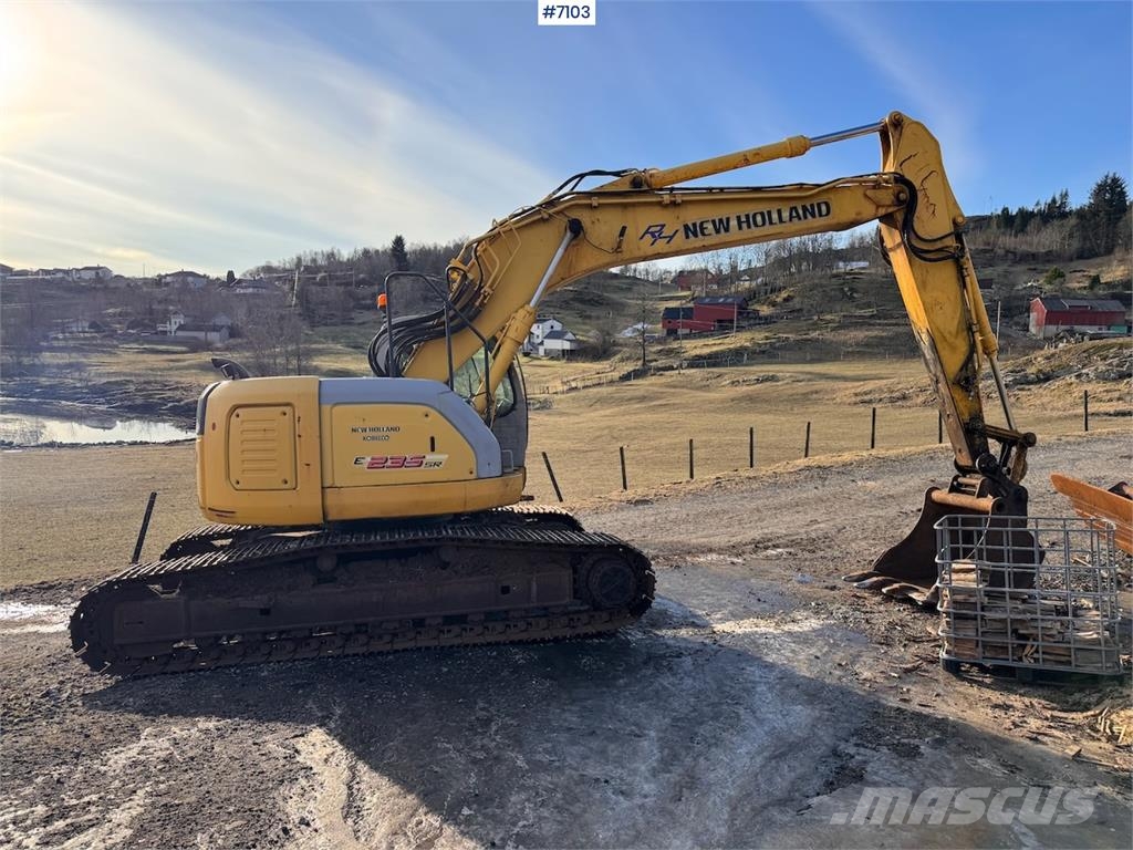 New Holland E235SR-1ES Telakaivukoneet