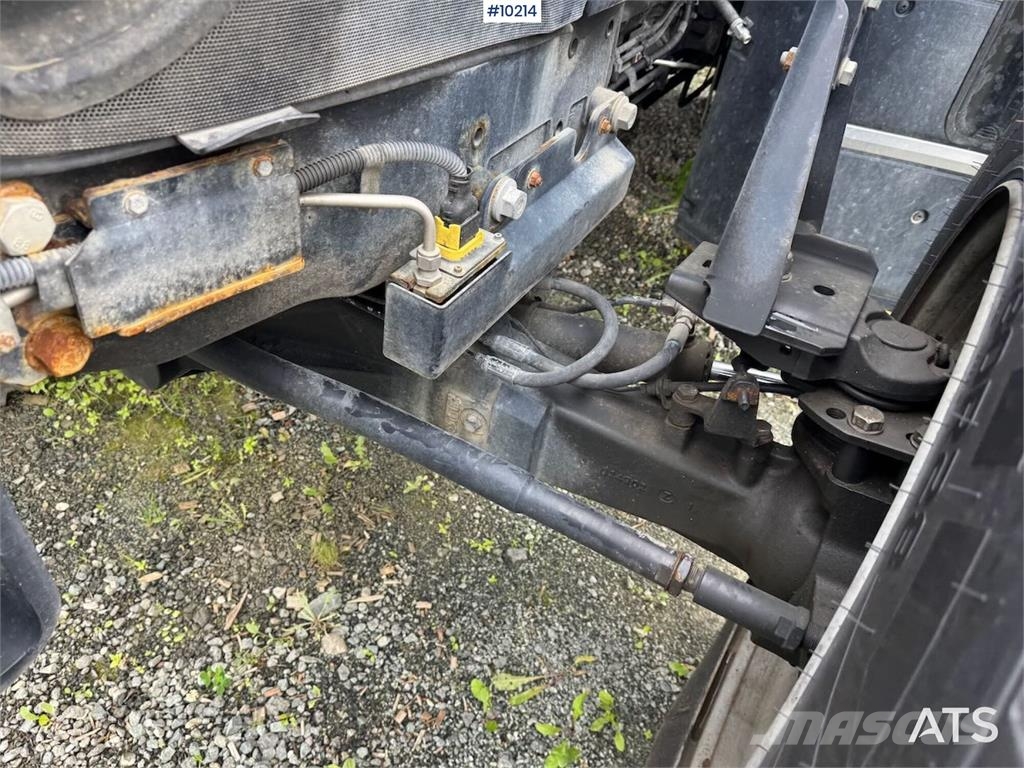New Holland T6.180 トラクター