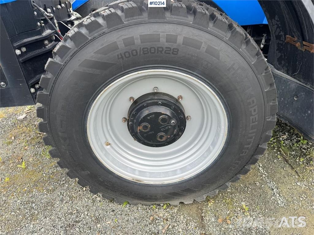 New Holland T6.180 トラクター