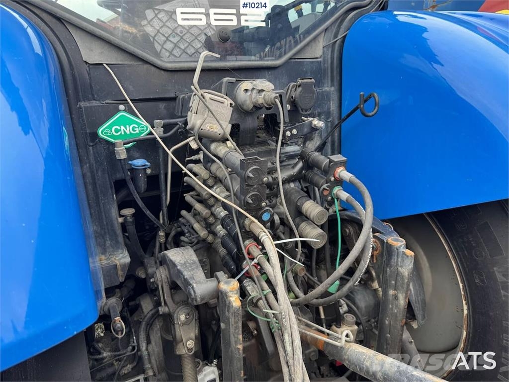 New Holland T6.180 トラクター