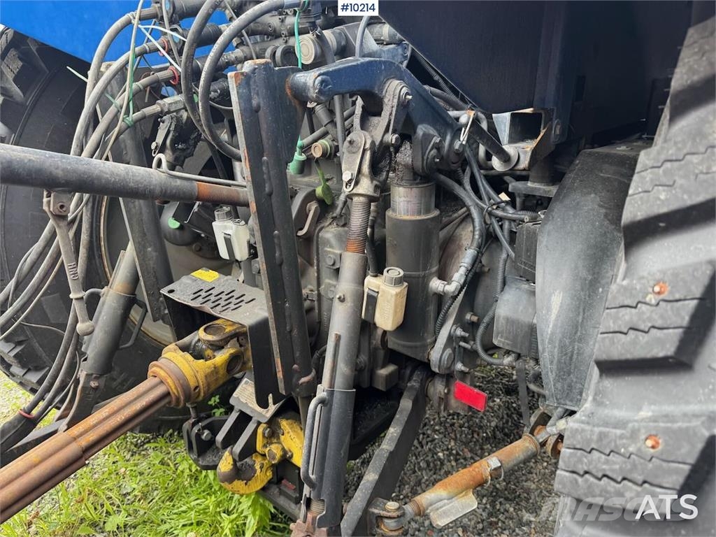 New Holland T6.180 トラクター