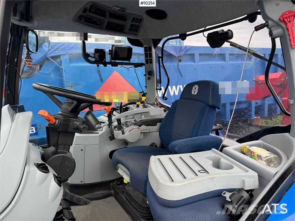 New Holland T6.180 トラクター