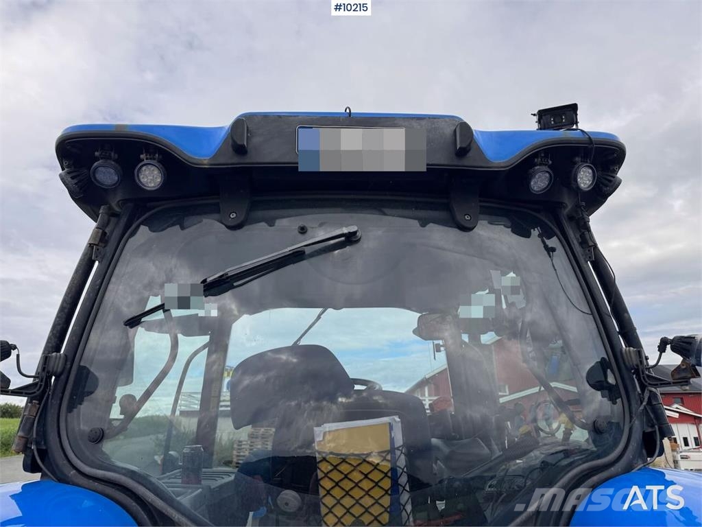 New Holland T6.180 トラクター