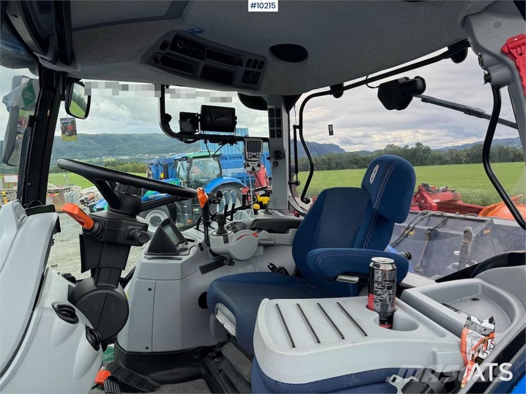 New Holland T6.180 トラクター