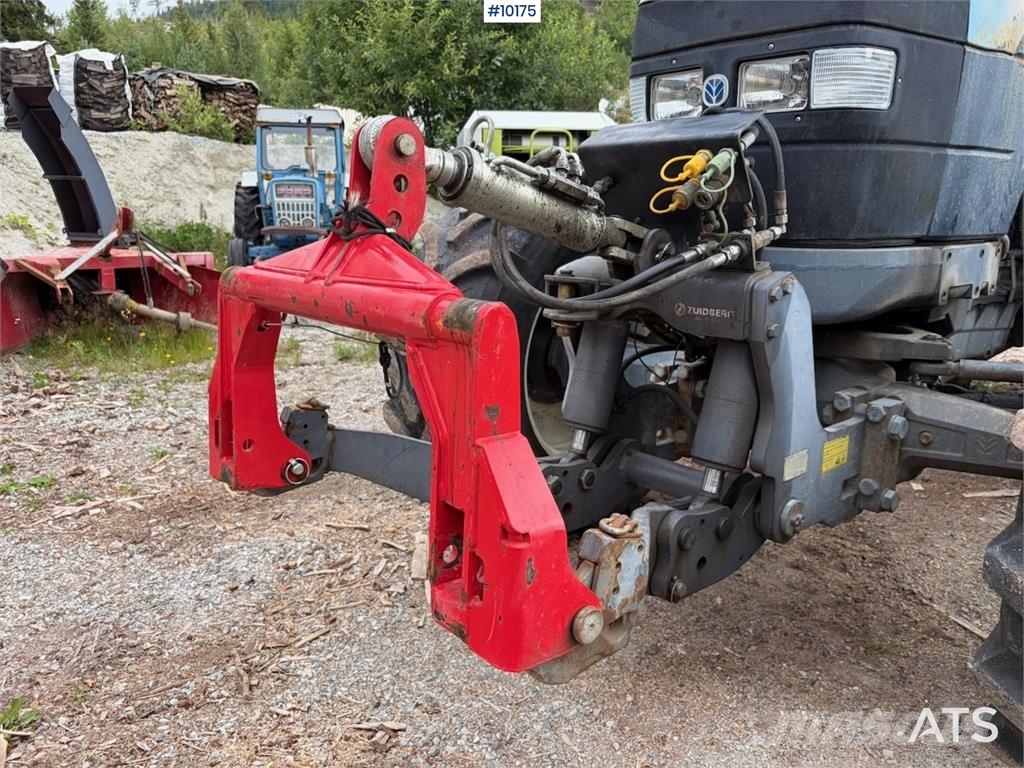 New Holland TM 125 الجرارات