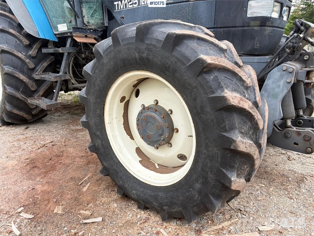 New Holland TM 125 الجرارات