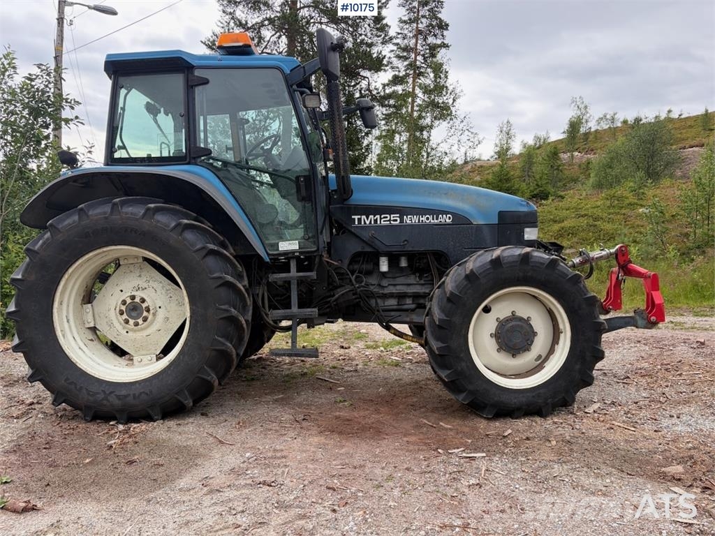 New Holland TM 125 الجرارات