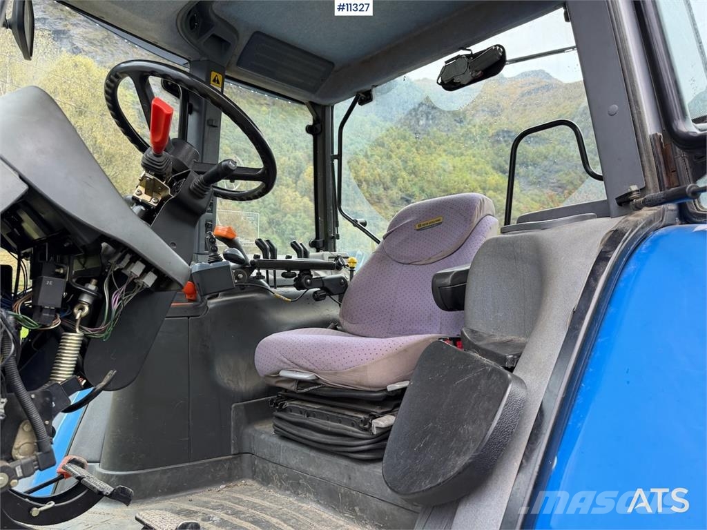 New Holland TM 175 Traktorji