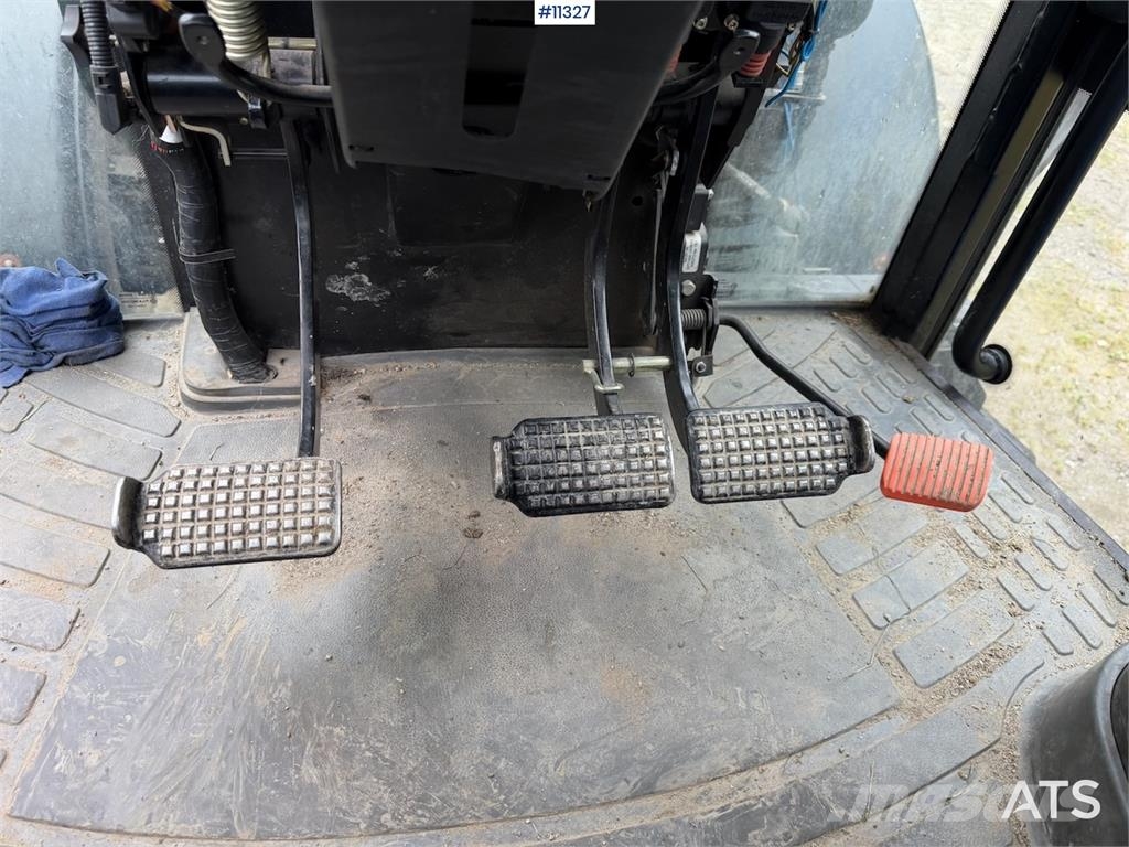 New Holland TM 175 Traktorji