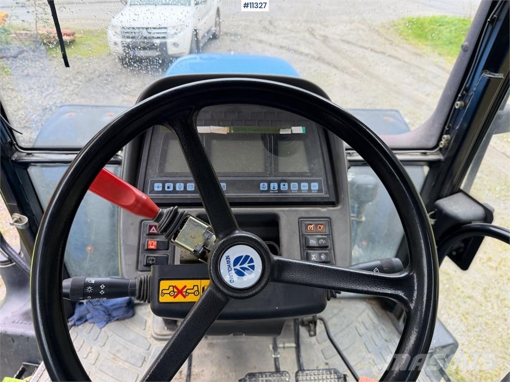 New Holland TM 175 Traktorji