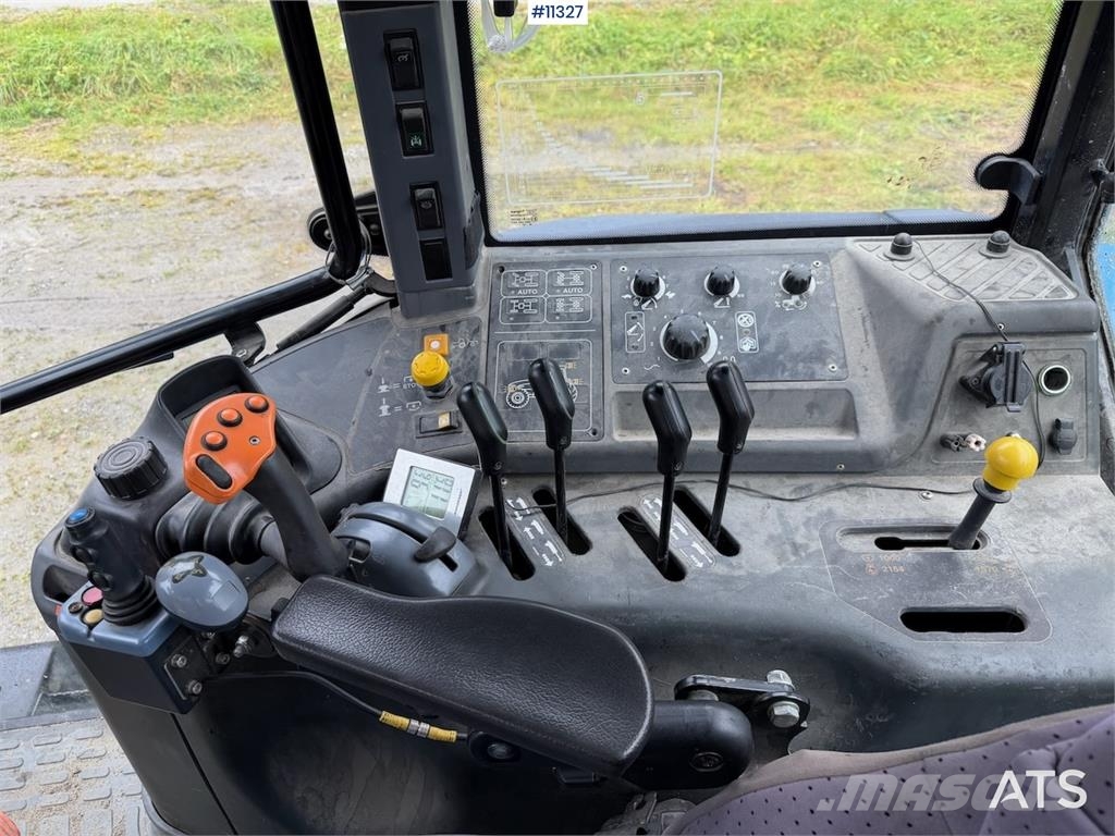 New Holland TM 175 Traktorji