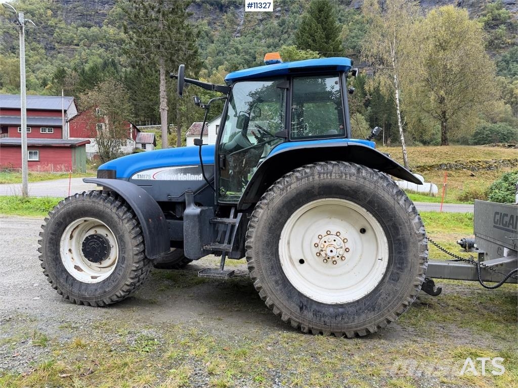 New Holland TM 175 Traktorji