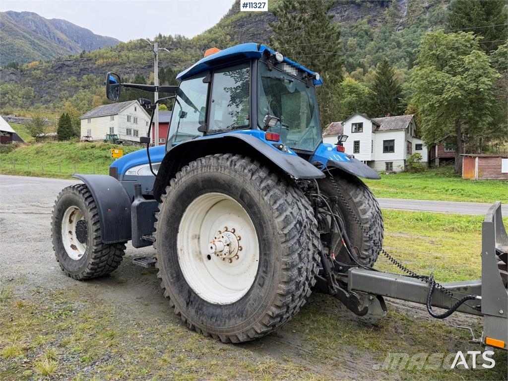 New Holland TM 175 Traktorji