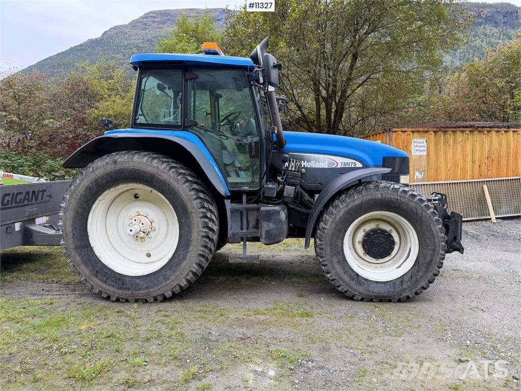 New Holland TM 175 Traktorji
