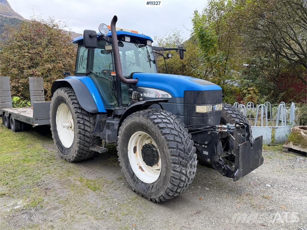 New Holland TM 175 Traktorji