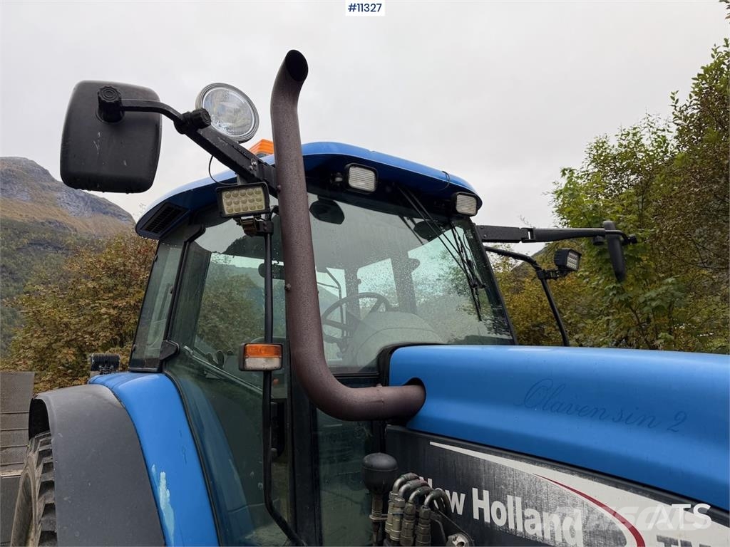 New Holland TM 175 Traktorji