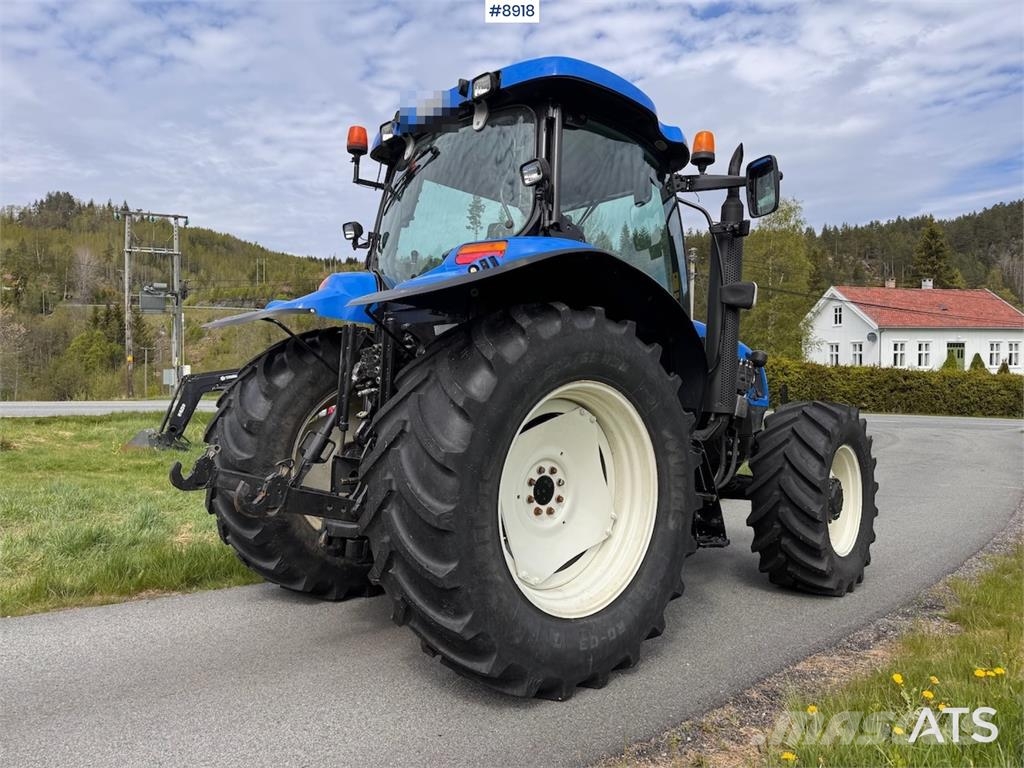 New Holland TS125A Traktory