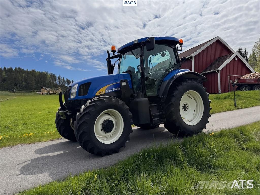 New Holland TS125A Traktory