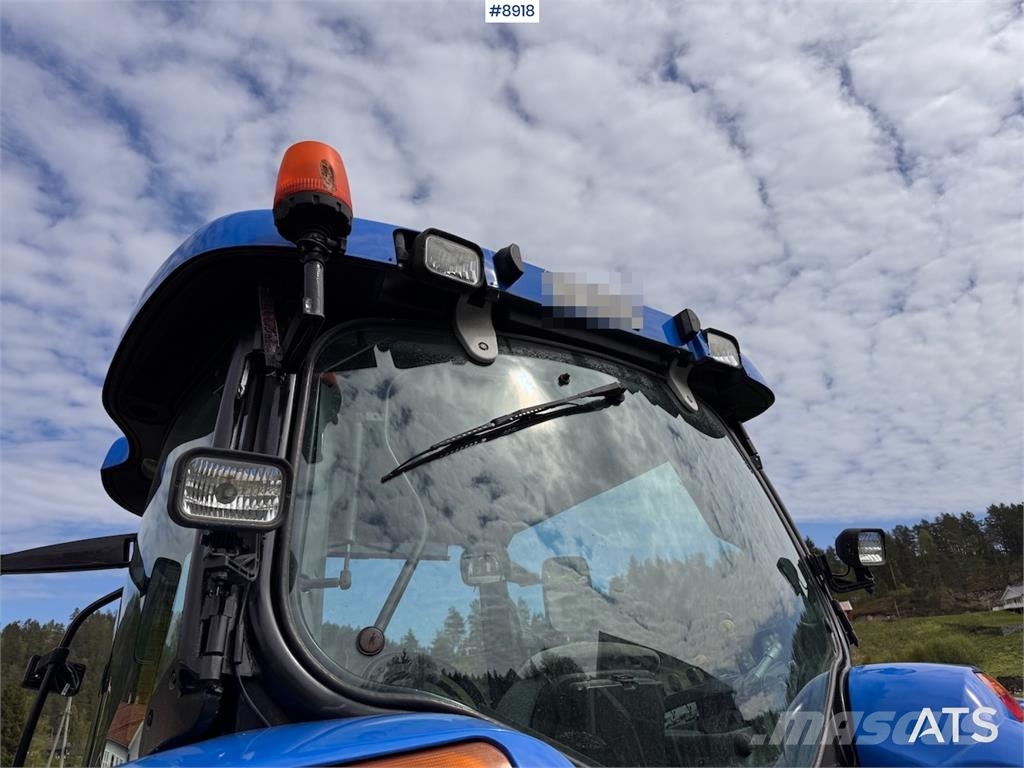 New Holland TS125A Traktory