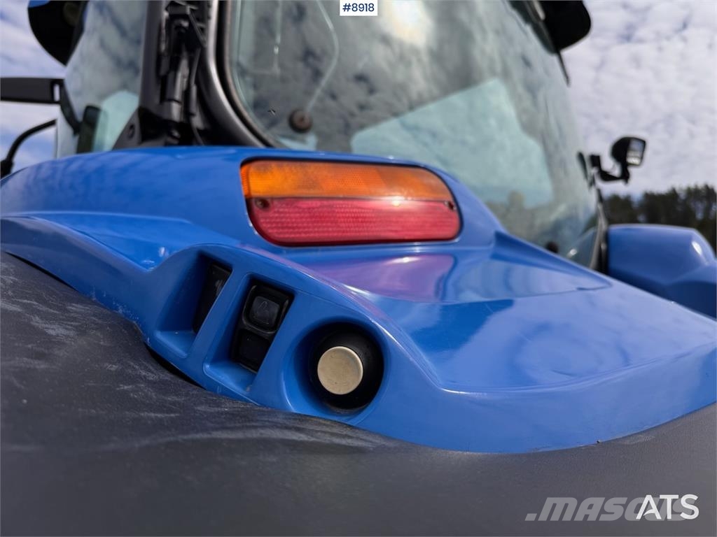 New Holland TS125A Traktory