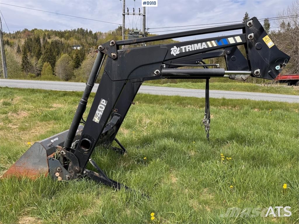 New Holland TS125A Traktory