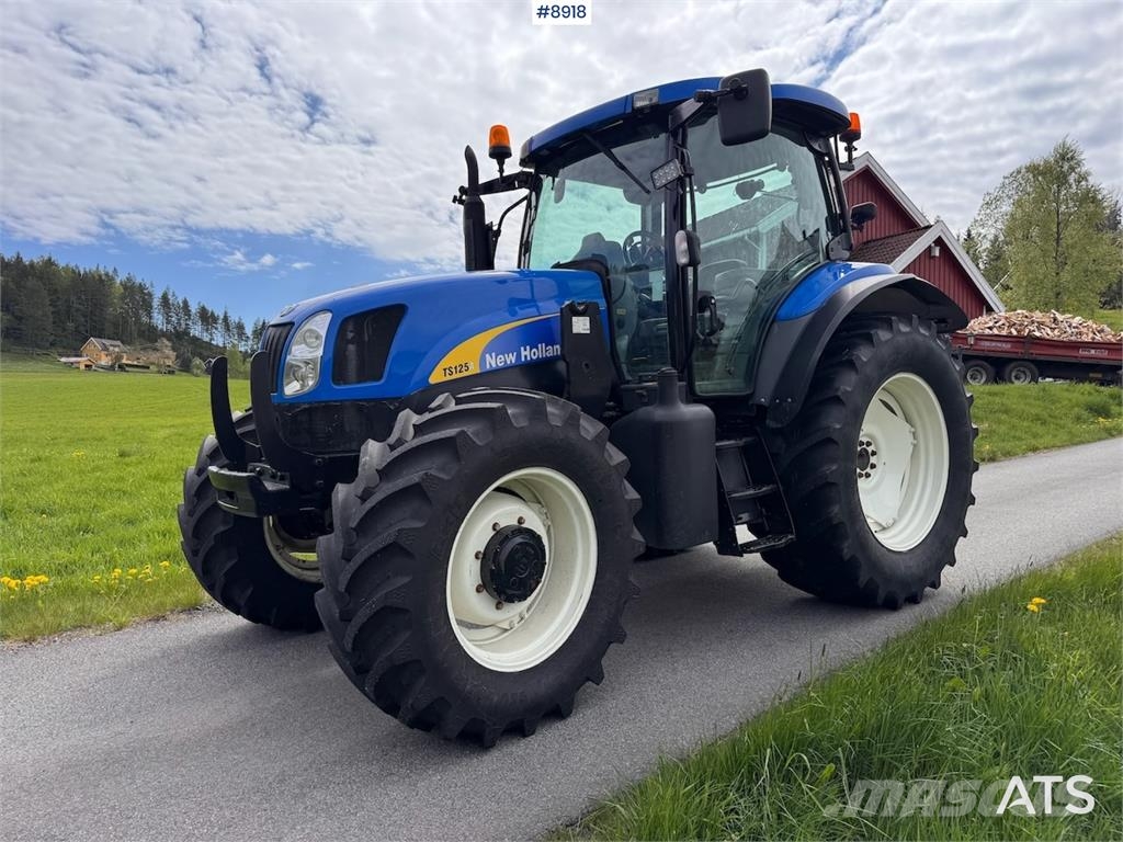 New Holland TS125A Traktory