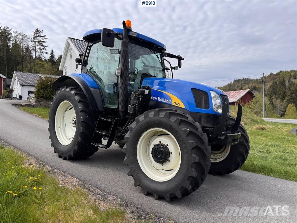 New Holland TS125A Traktory