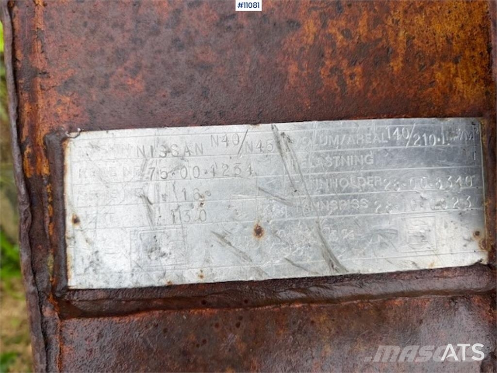 Nissan N-50SS Kāpurķēžu ekskavatori