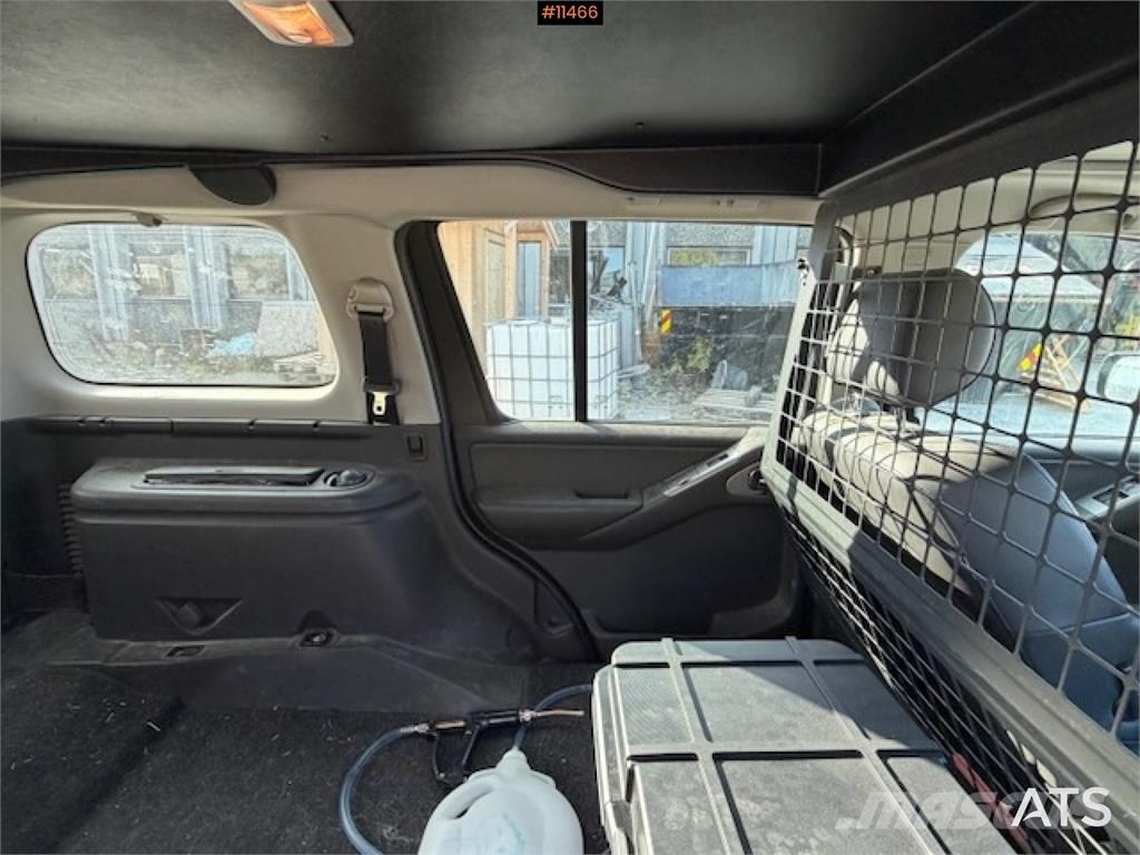 Nissan Pathfinder Panel vans