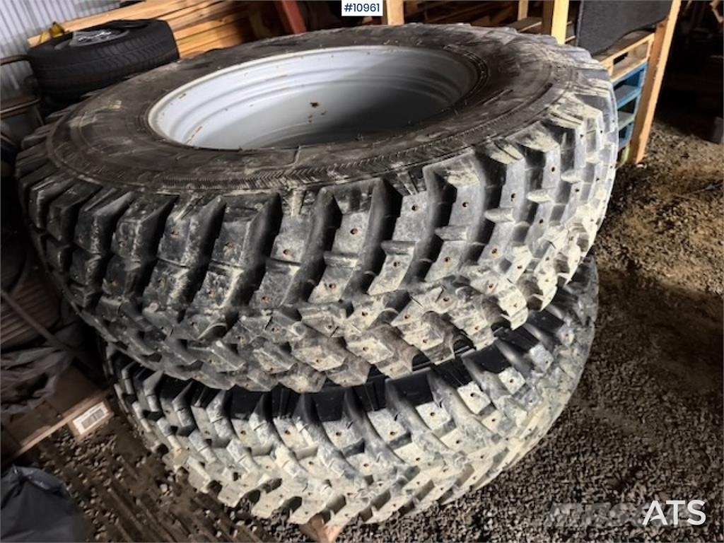 Nokian Piggdekk for traktor 400/80R24 og 480/80R34 Muud osad