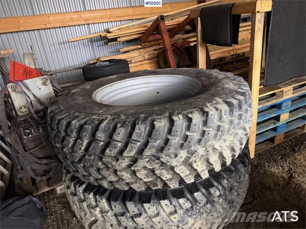 Nokian Piggdekk for traktor 400/80R24 og 480/80R34 Muud osad
