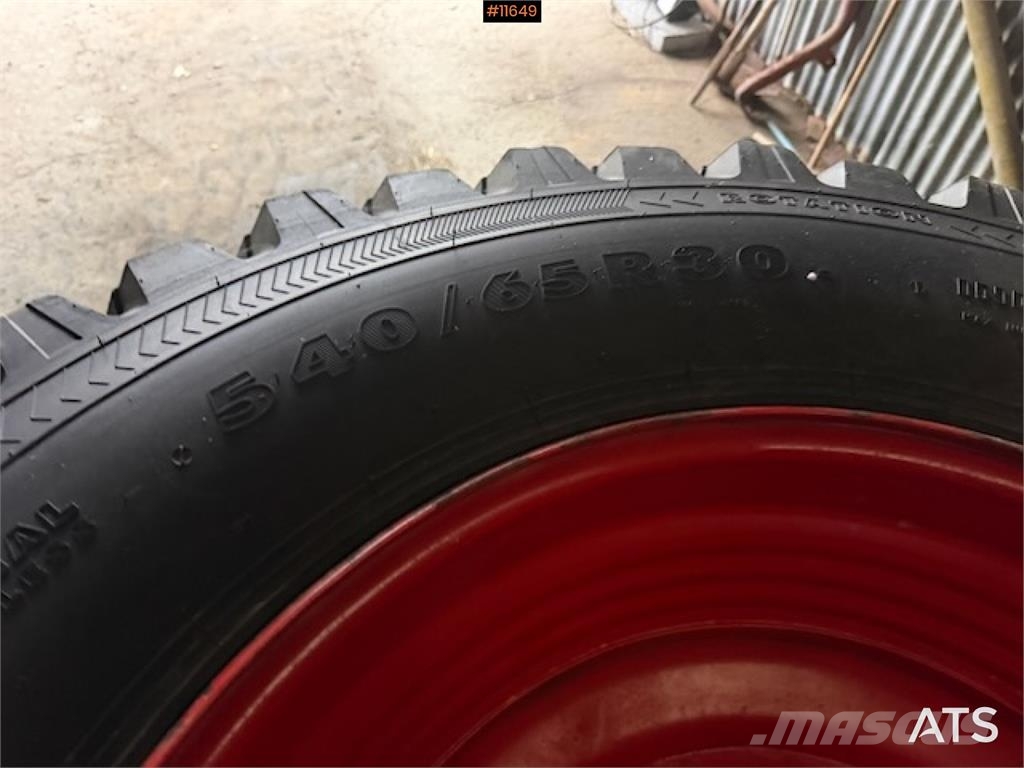 Nokian TRI 2 540/65 R30 og 650/65 R42. Övriga