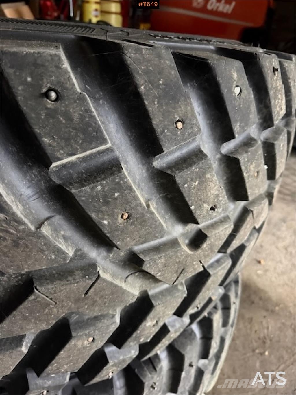 Nokian TRI 2 540/65 R30 og 650/65 R42. Övriga